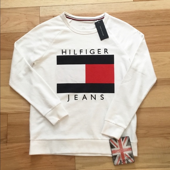 Tommy Hilfiger Tops - NWT Spring ‘18 style‼️Tommy Hilfiger sweatshirt